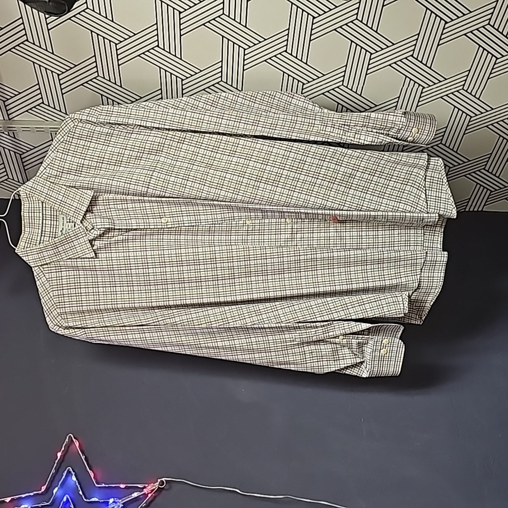 167 Peter Millar button down EUC